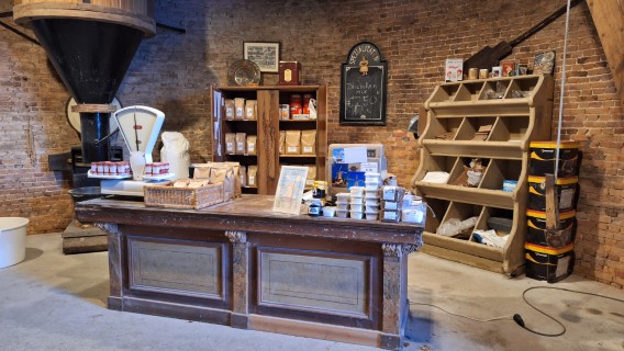 dongen winkel klein